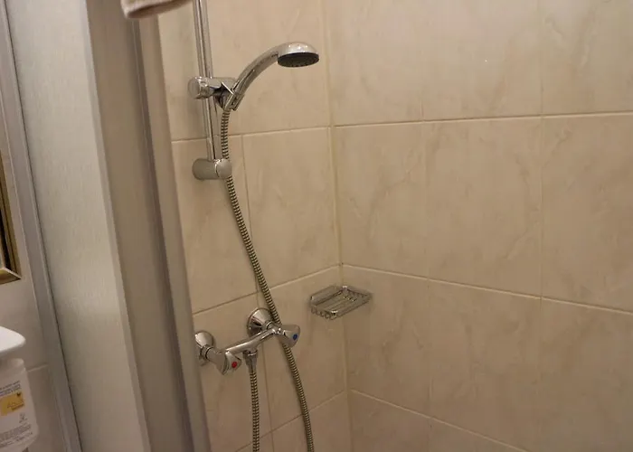 Schweizerhof 3* Viena