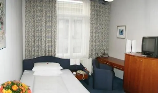 Hotel Schweizerhof 3*