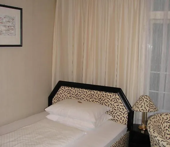 Schweizerhof Hotel 3*